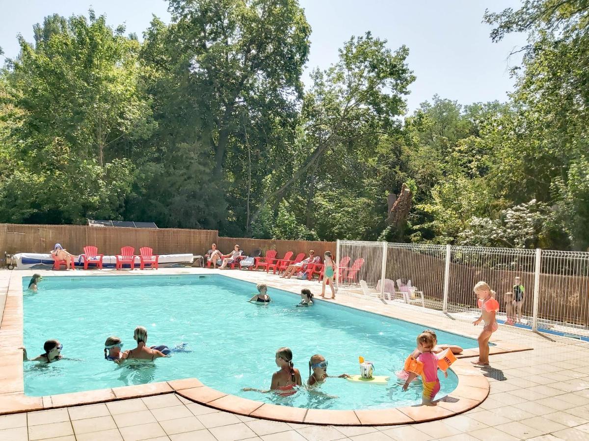 Domaine Des Lilas Saint-Germain-Lembron Buitenkant foto