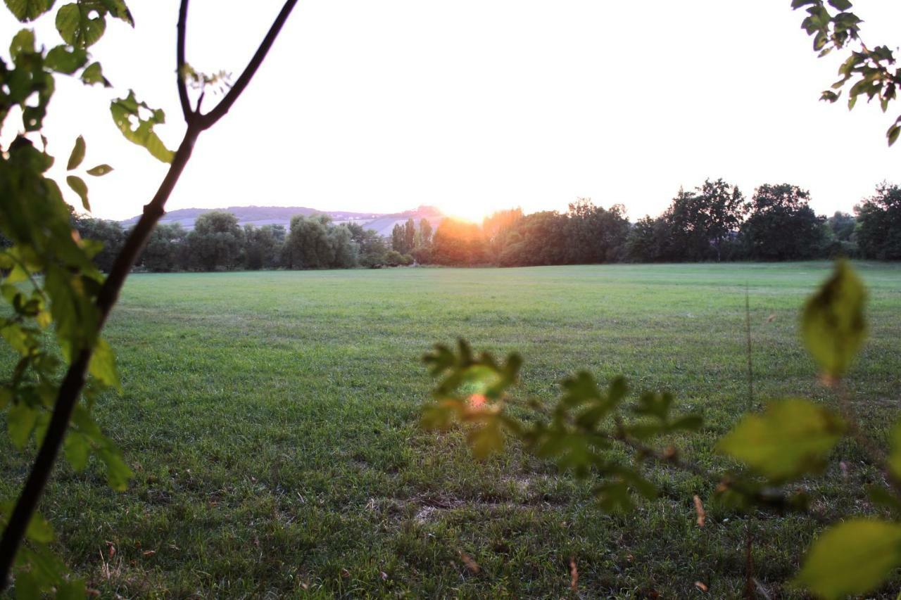 Domaine Des Lilas Saint-Germain-Lembron Buitenkant foto