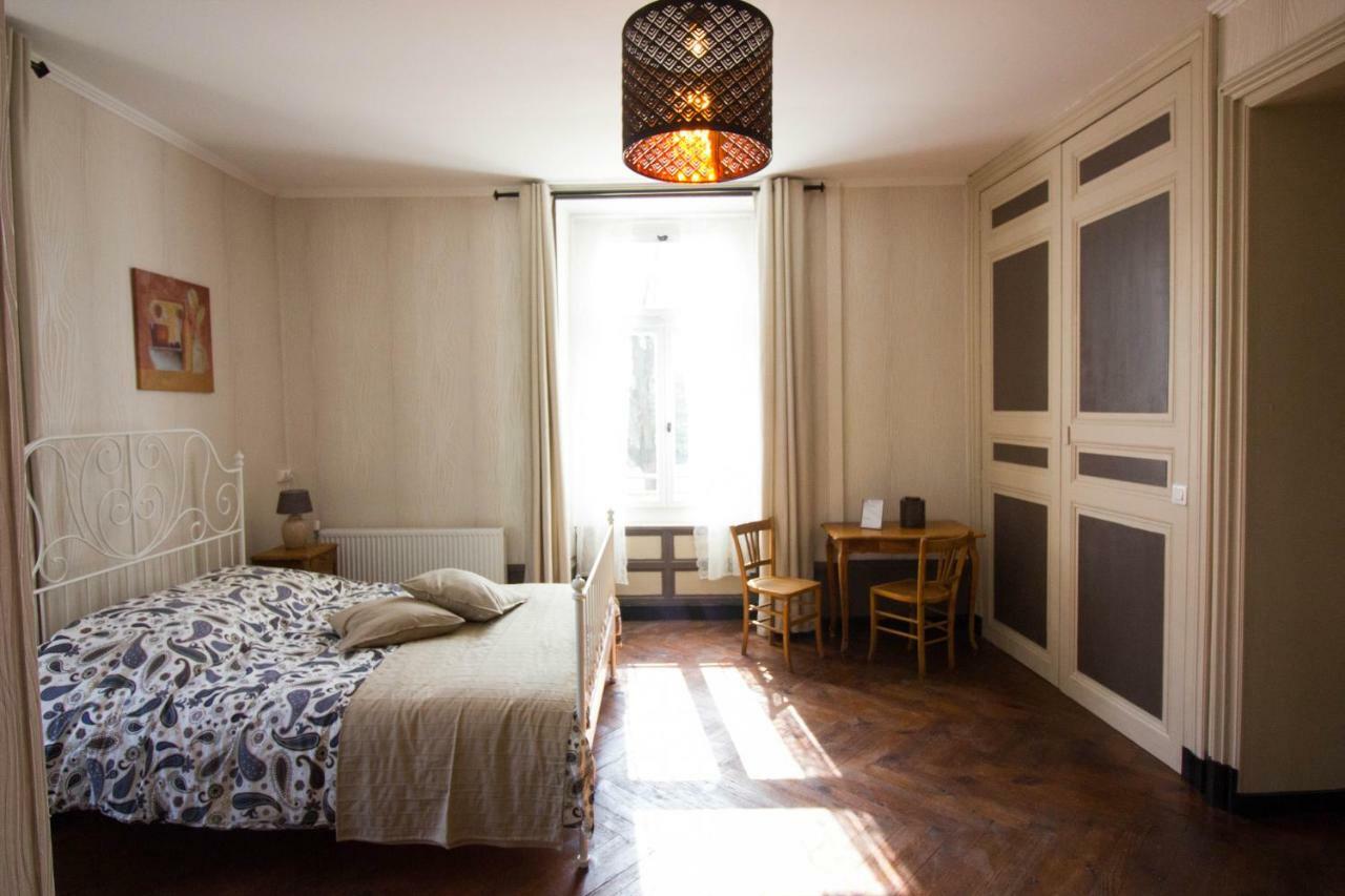 Domaine Des Lilas Saint-Germain-Lembron Buitenkant foto